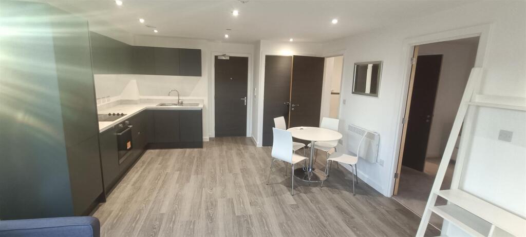Apartment in Manchester - View 5
