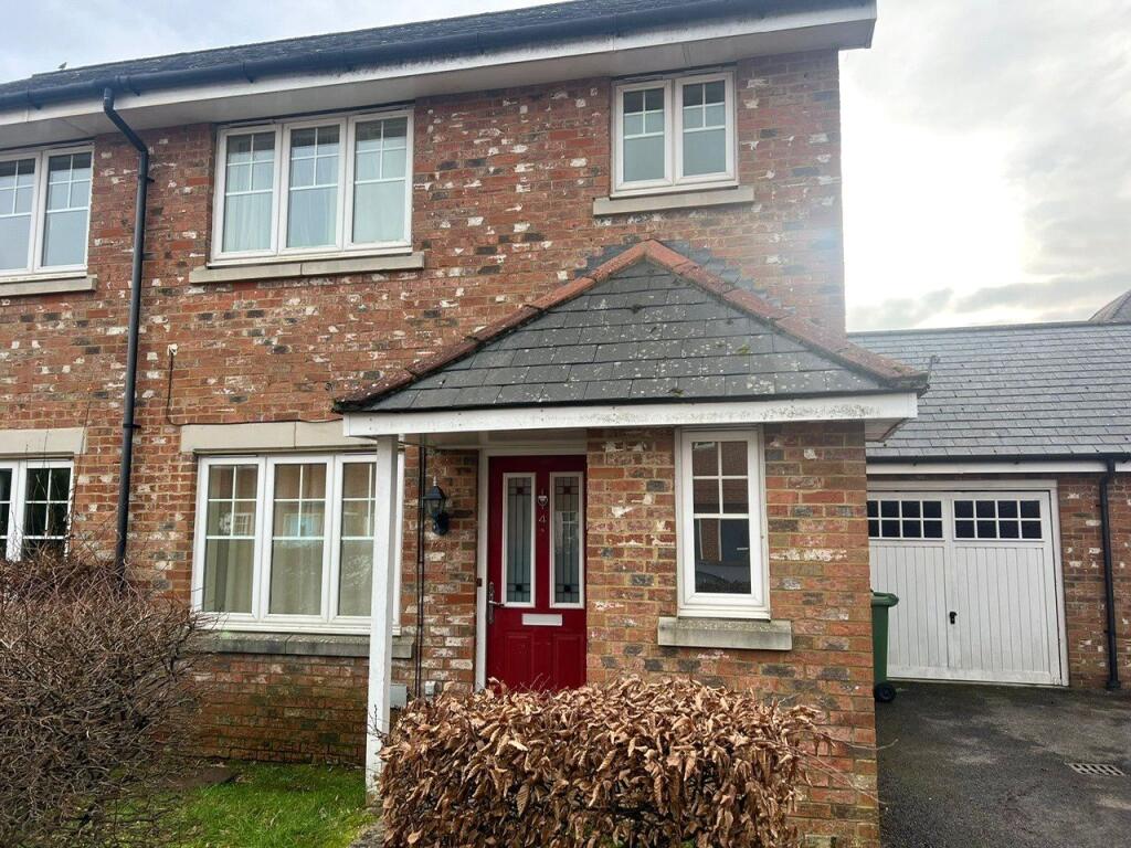 Main image of property: Cherrytrees, Coulsdon, CR5