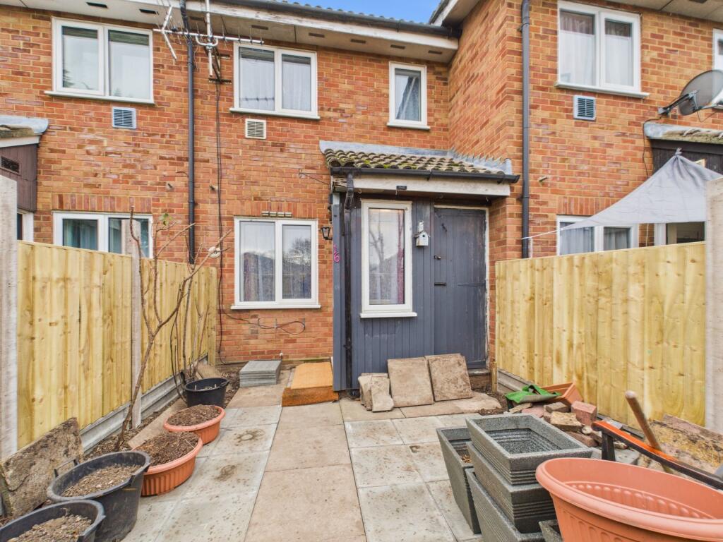 Main image of property: Shellfield Close, Staines-upon-Thames, Surrey, TW19