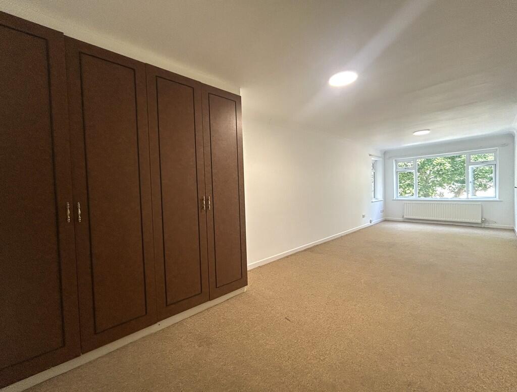 Apartment in Bournemouth - View 3