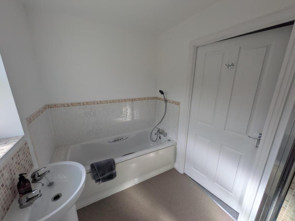 Apartment in Truro - More