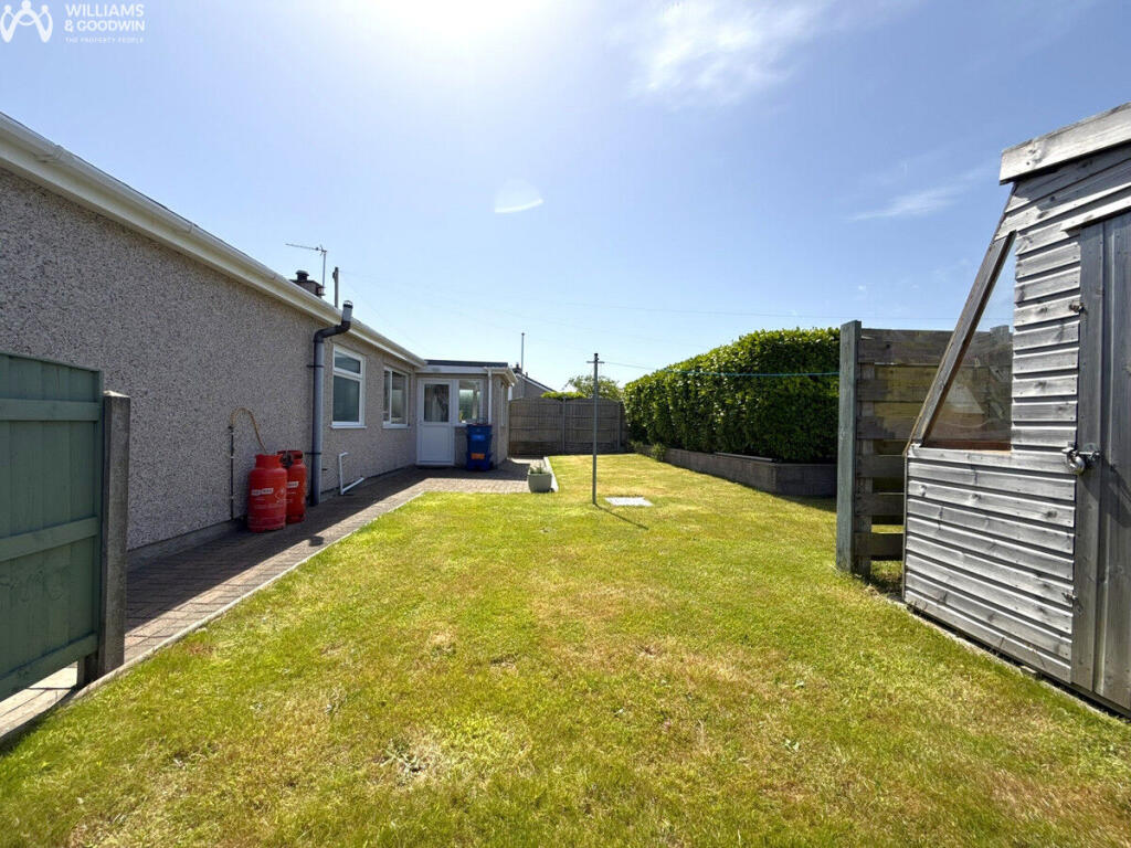 Tyddyn Gyrfa Estate, Cemaes Bay, Anglesey, LL67 photo 3