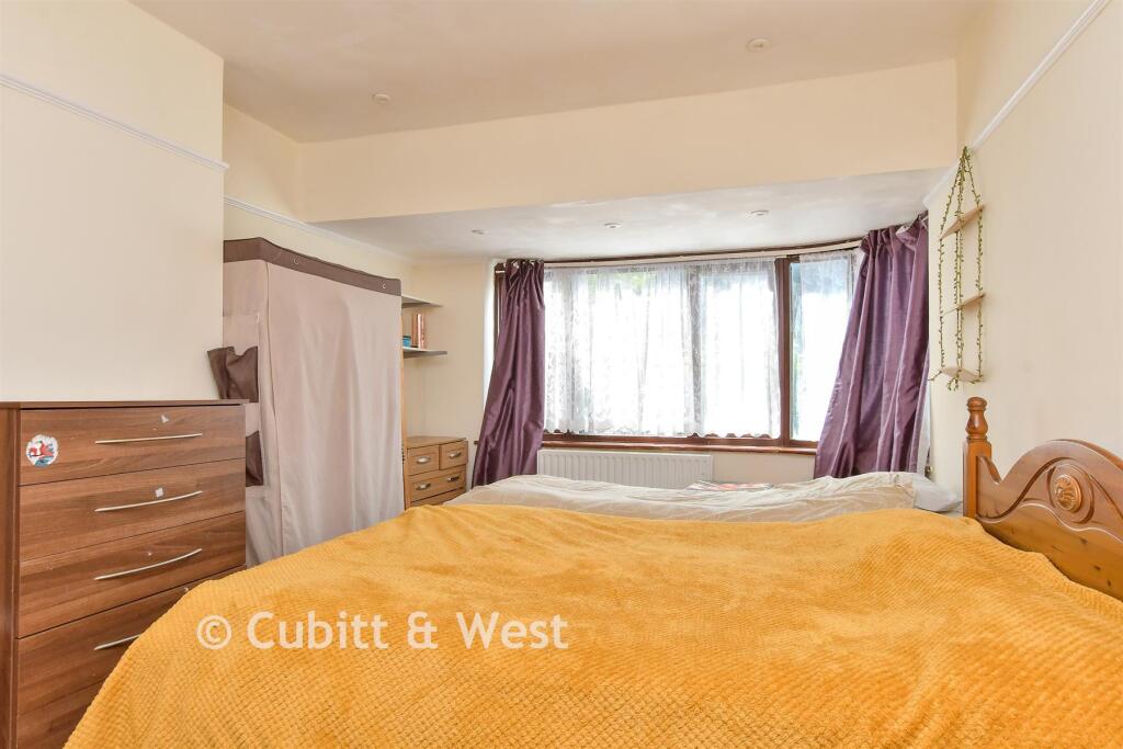 House in Brighton, Patcham, Hollingbury - More