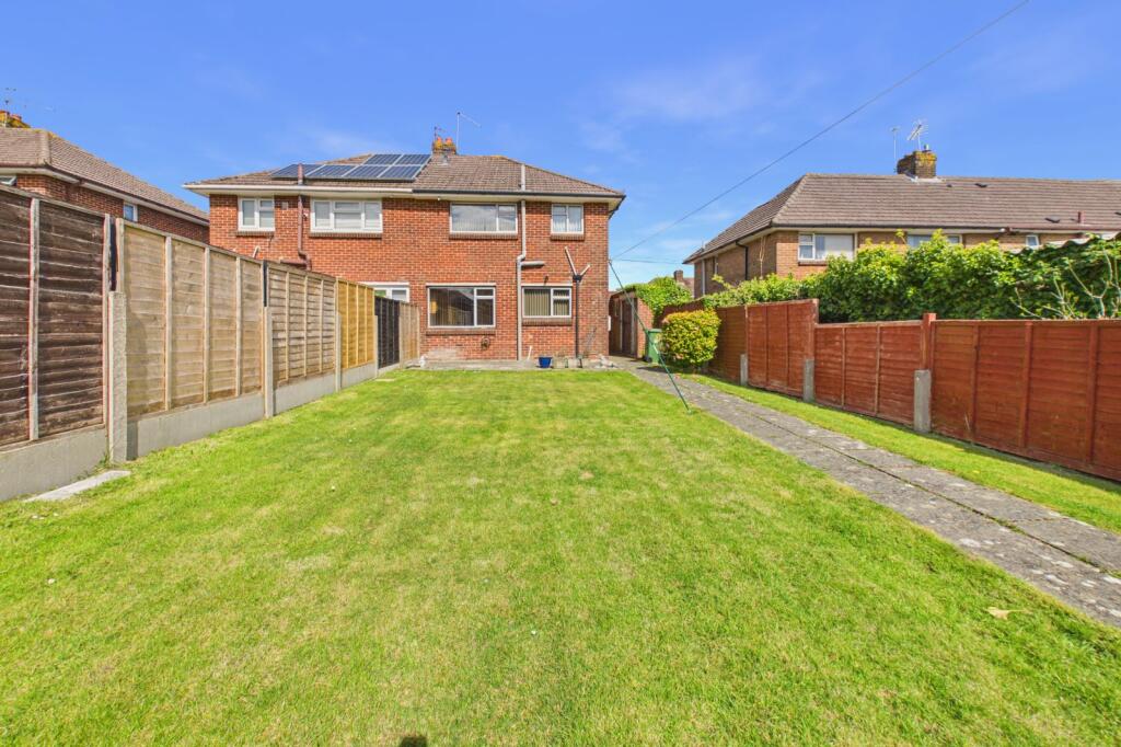 Kitchener Crescent, Poole, Dorset, BH17 photo 4
