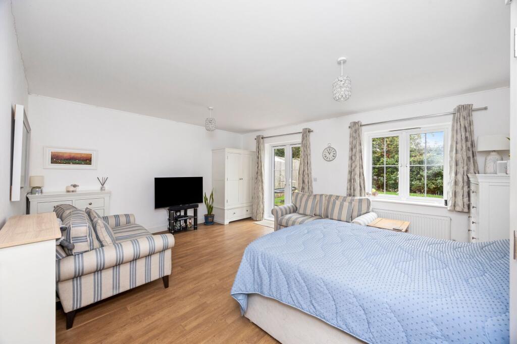 House in Redhill - View 4