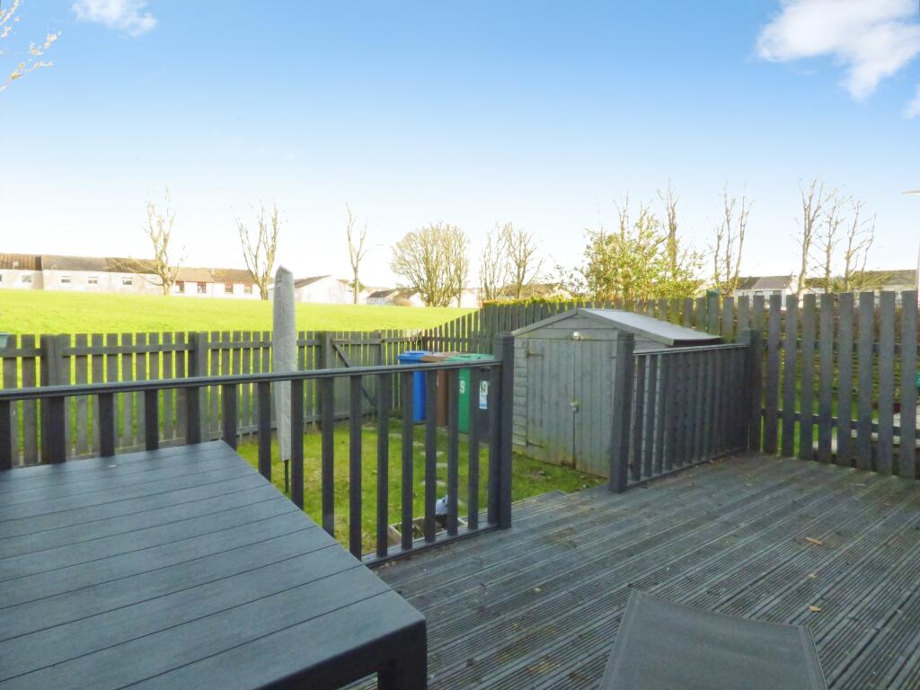 Russell Court, Dunfermline, KY11 photo 3