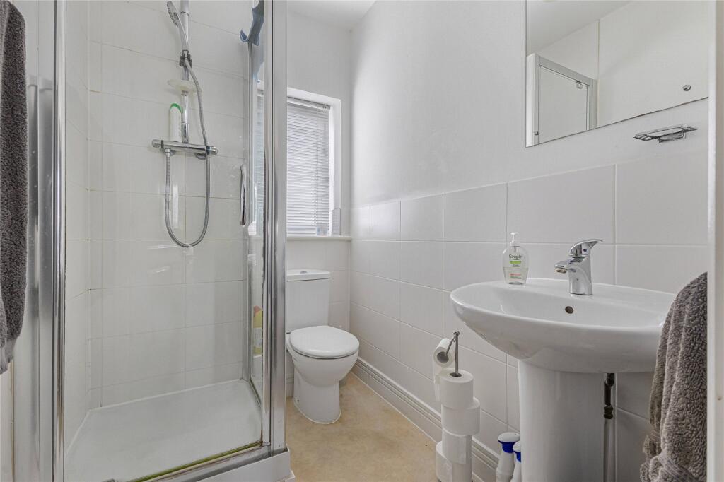 House in Hoo St Werburgh, Medway - More
