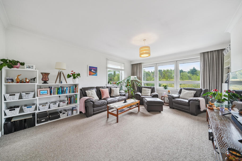 Apartment in Glasgow, East Renfrewshire - View 2