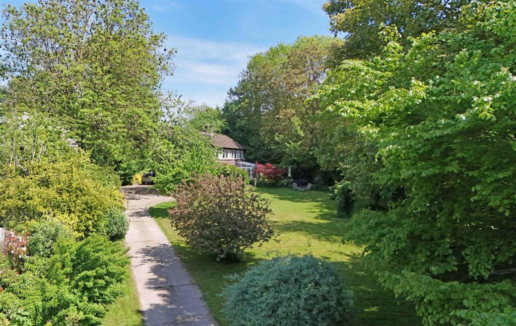 4-bed house on Long Crendon, Buckinghamshire, £975,000
