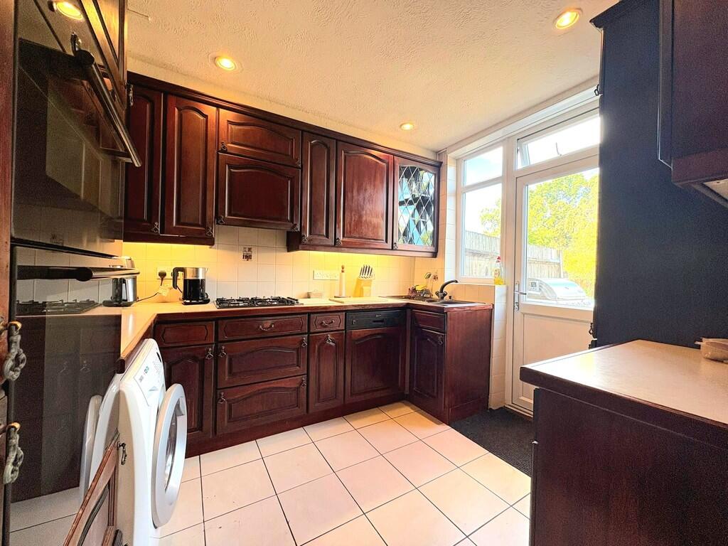 House in London, Queensbury, Kenton - View 5