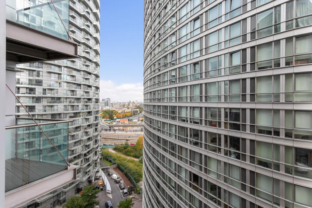 Main image of property: New Providence Wharf, 1 Fairmont Avenue, London E14