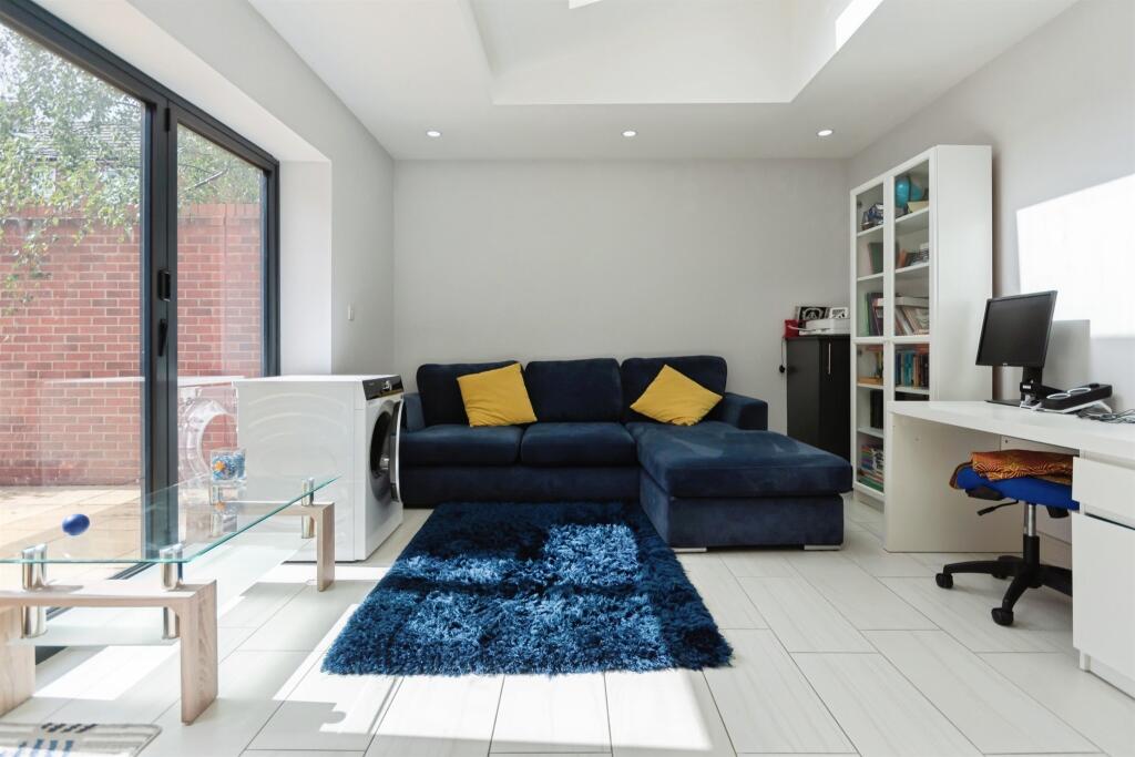 Brindley Avenue, Birmingham photo 3