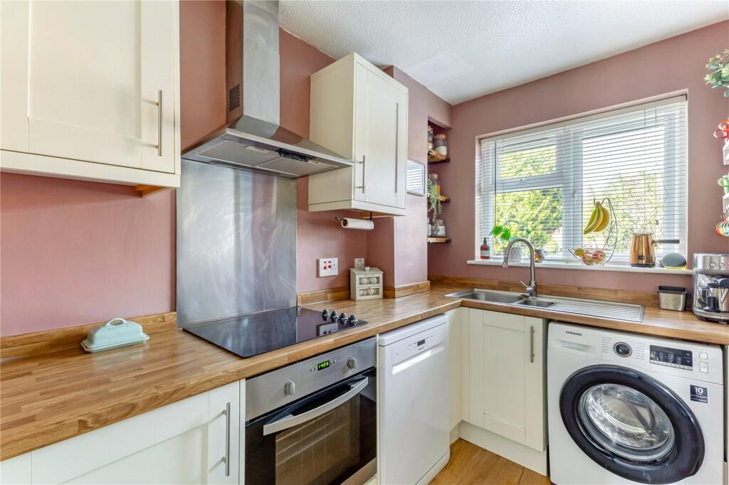 House in Farnham - View 5
