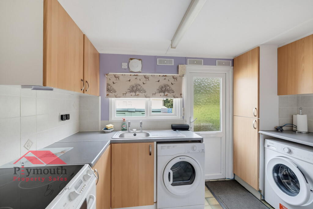 Glenholt Park, Glenfield Road, Plymouth, PL6 7LY photo 4