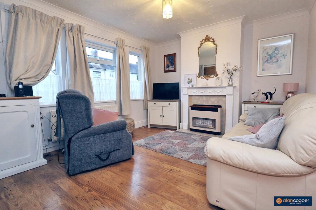 Ivanhoe Avenue, Attleborough, Nuneaton, CV11 4RW photo 2
