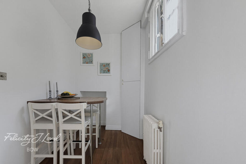 House in London - View 5