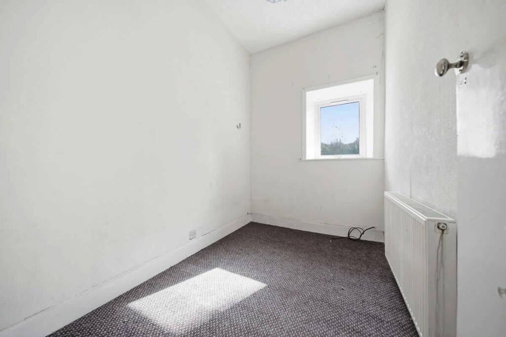 Apartment in Kilbirnie, North Ayrshire - View 5