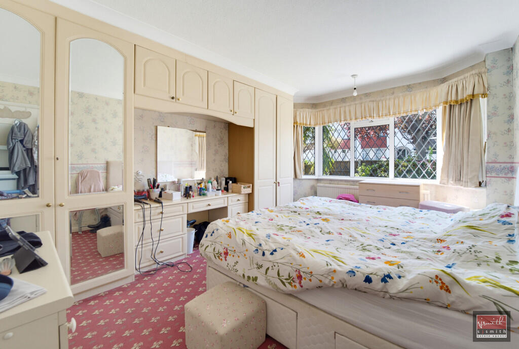 House in Spelthorne, Surrey - More