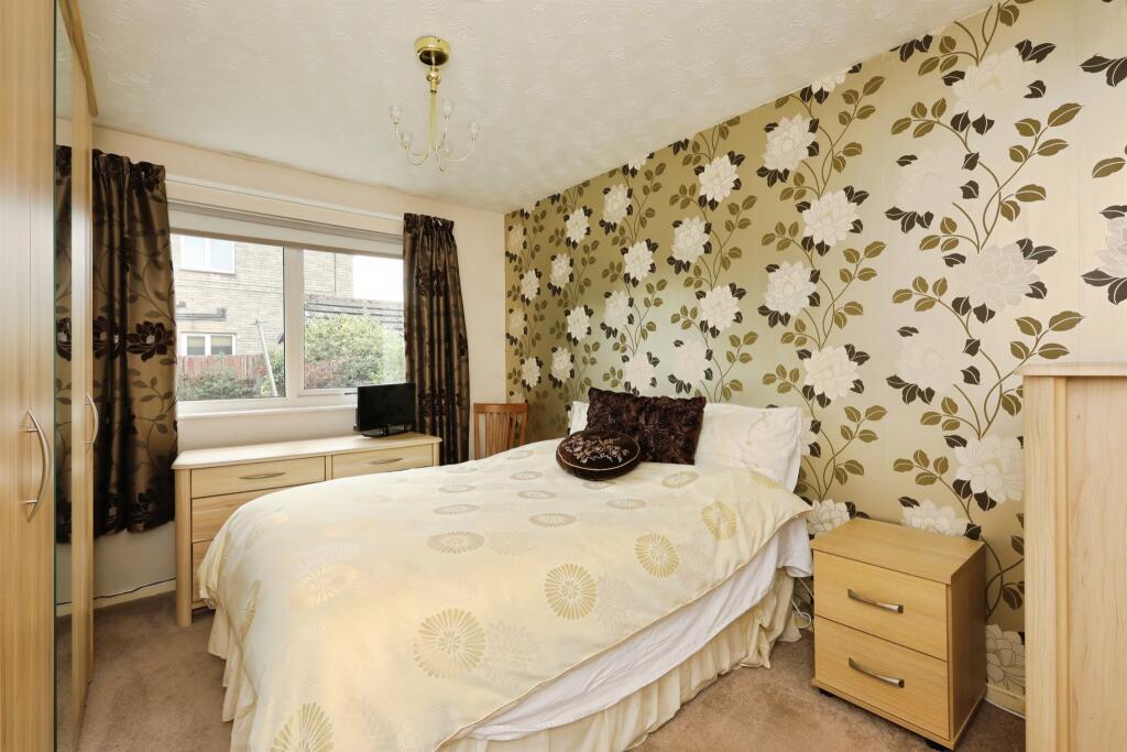House in Rotherham, Dinnington St. John's - More