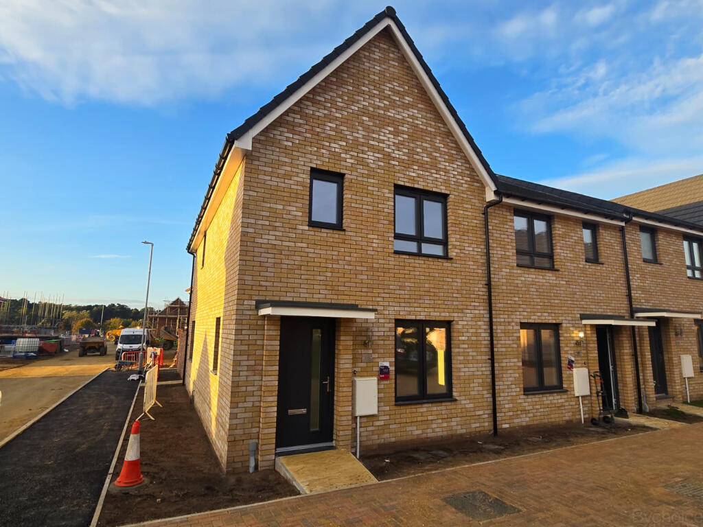 2-bed terraced on Phillips Crescent, Martlesham Heath, Ipswich, Suffolk, £126,000