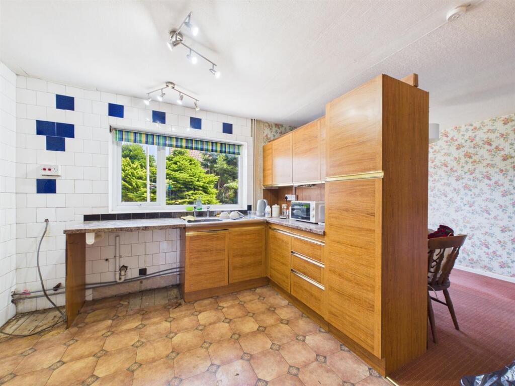 Westland Avenue, Oldland Common, Bristol - View 4