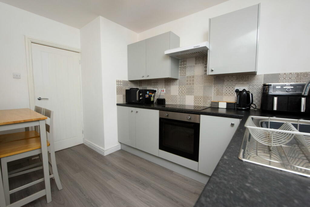 2-bed semi-detached on Dorsett Road, Heath Hayes, Cannock, WS12 2EF, £190,000