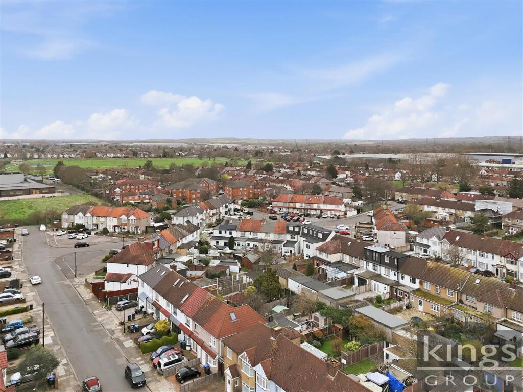 House in Enfield, Enfield Highway, Ponders End - View 5