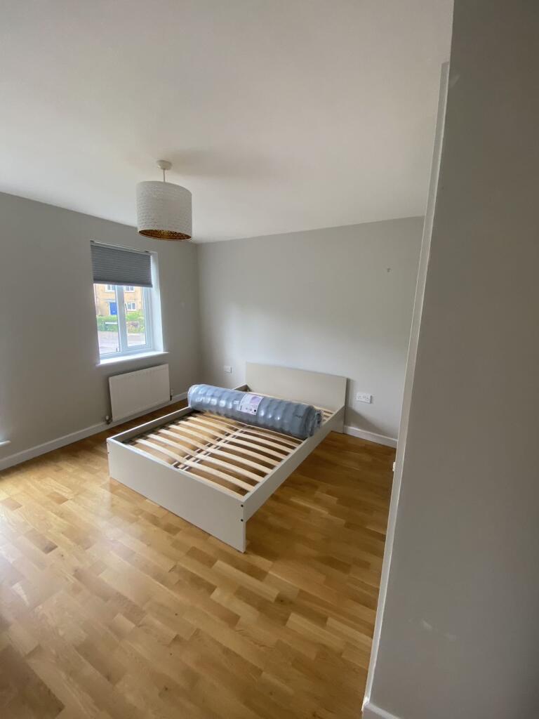 5 bedroom terraced house for rent