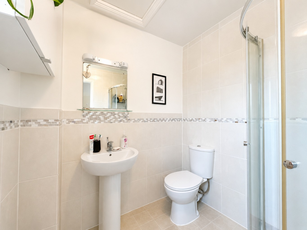 House in Reading, Lower Earley, Earley - View 5