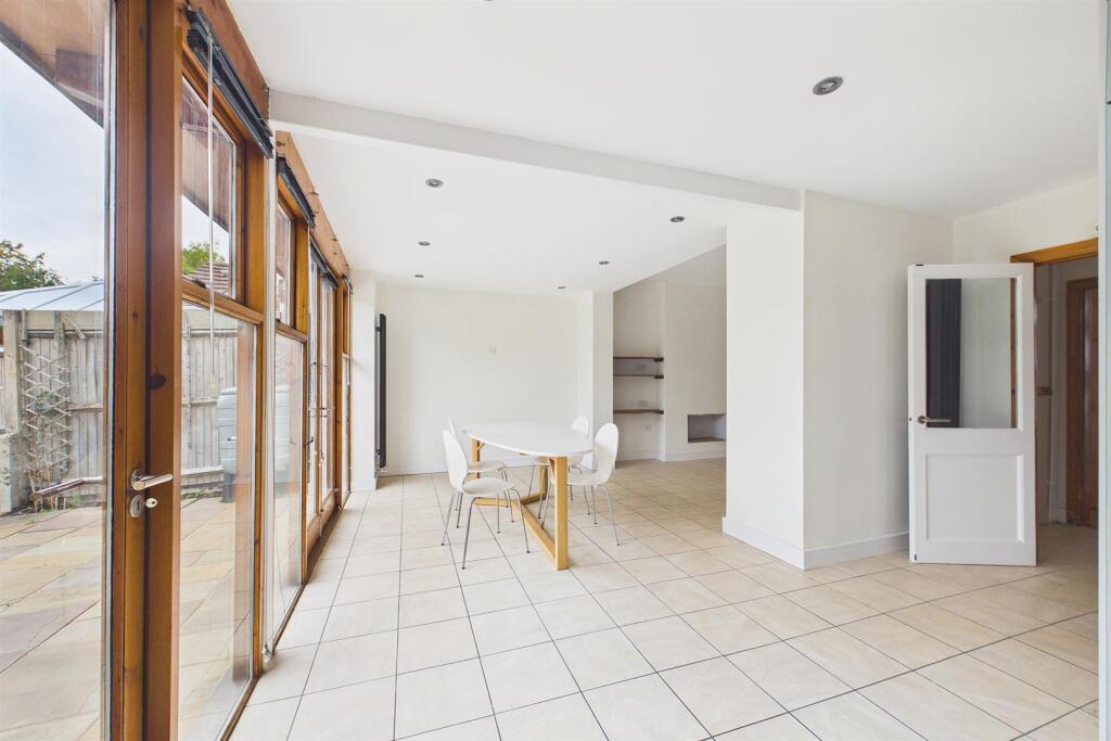 House in Coventry, Fenside, Stivichall - More