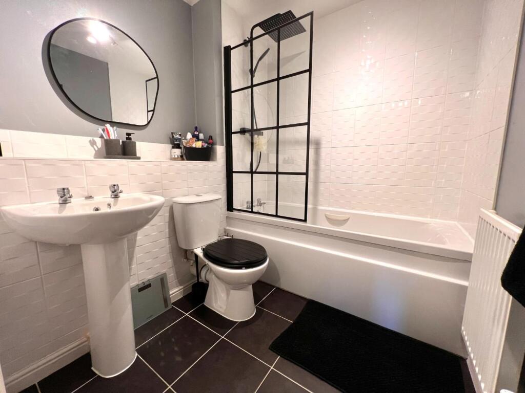 Apartment in Duston, St Crispin's, Upton - More