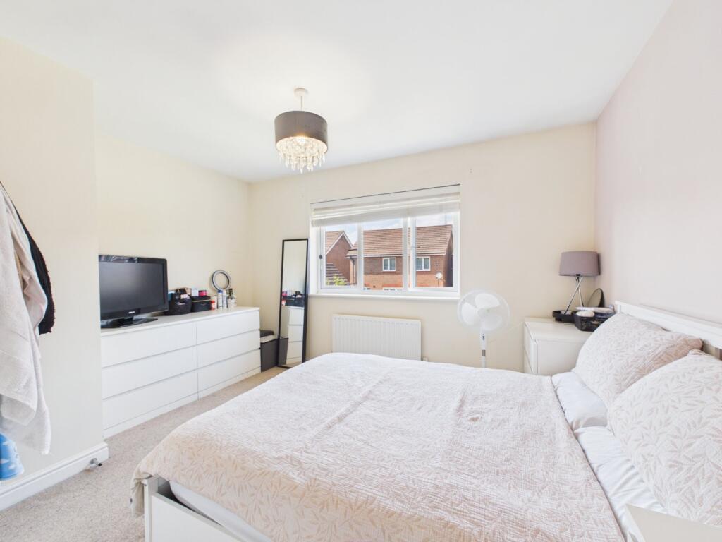 House in Worcester, Worcestershire - More