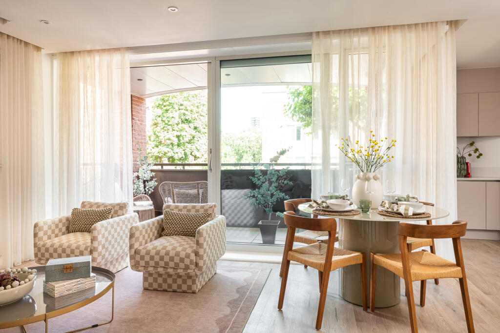 Apartment in London, Saint John's Estate, Hoxton - View 4