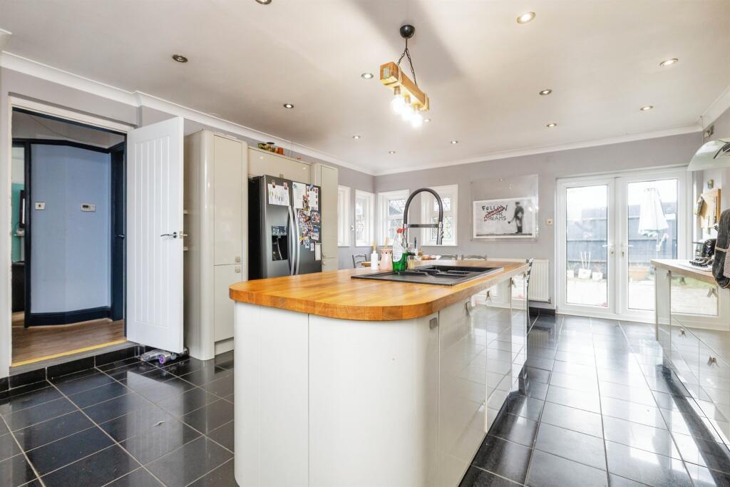 Grantham Road, Waddington, Lincoln photo 3