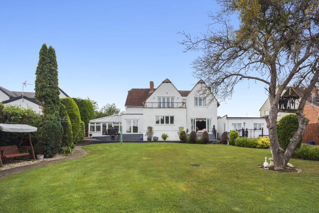 5-bed detached on Swindon Lane, Cheltenham, GL50, £985,000
