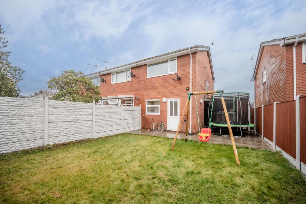 Turnberry, Skelmersdale, WN8 photo 4