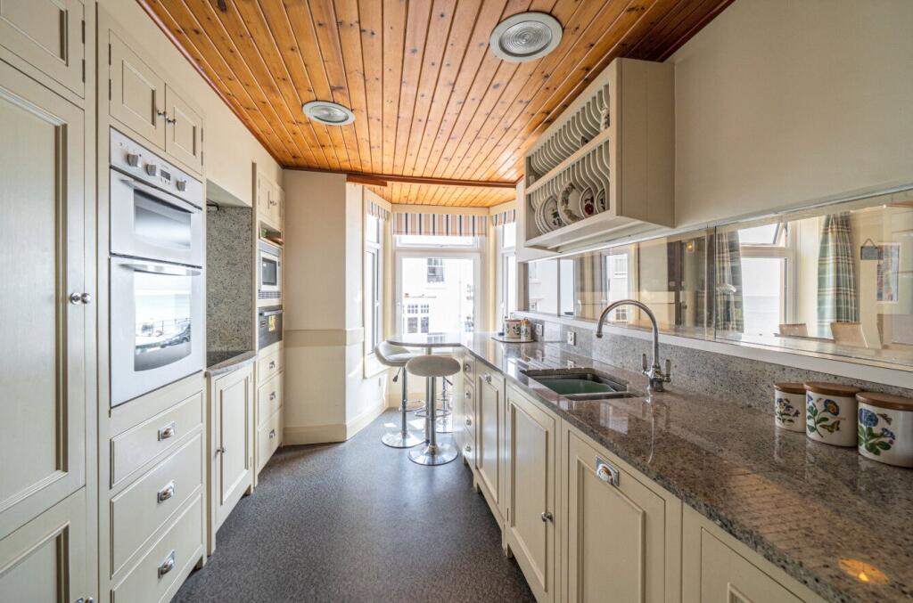 Apartment in Exeter - View 4