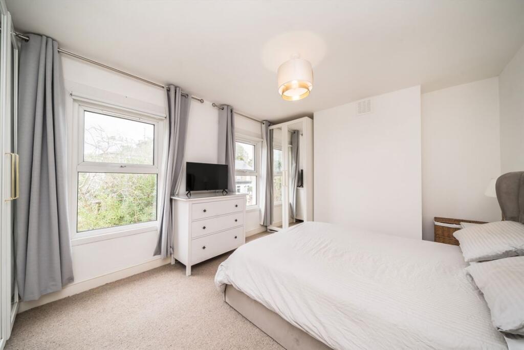 Apartment in London - View 4
