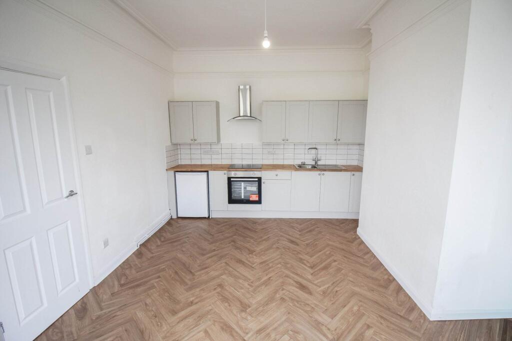 Apartment in Weston-super-Mare, North Somerset - View 2