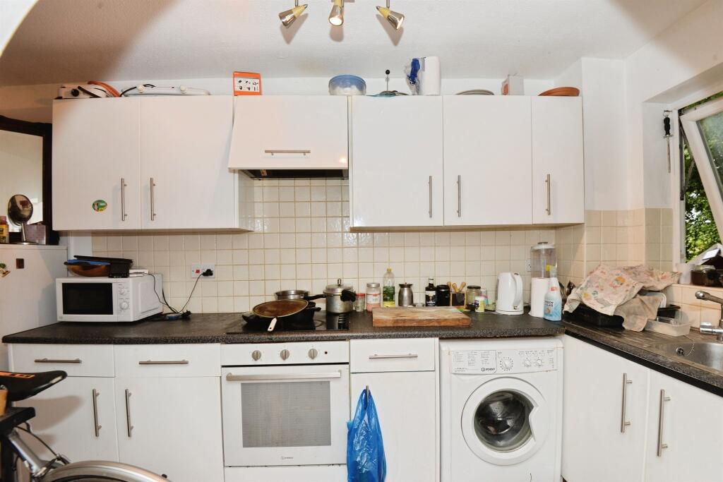 House in Hemel Hempstead, High Wycombe Community Board - View 3