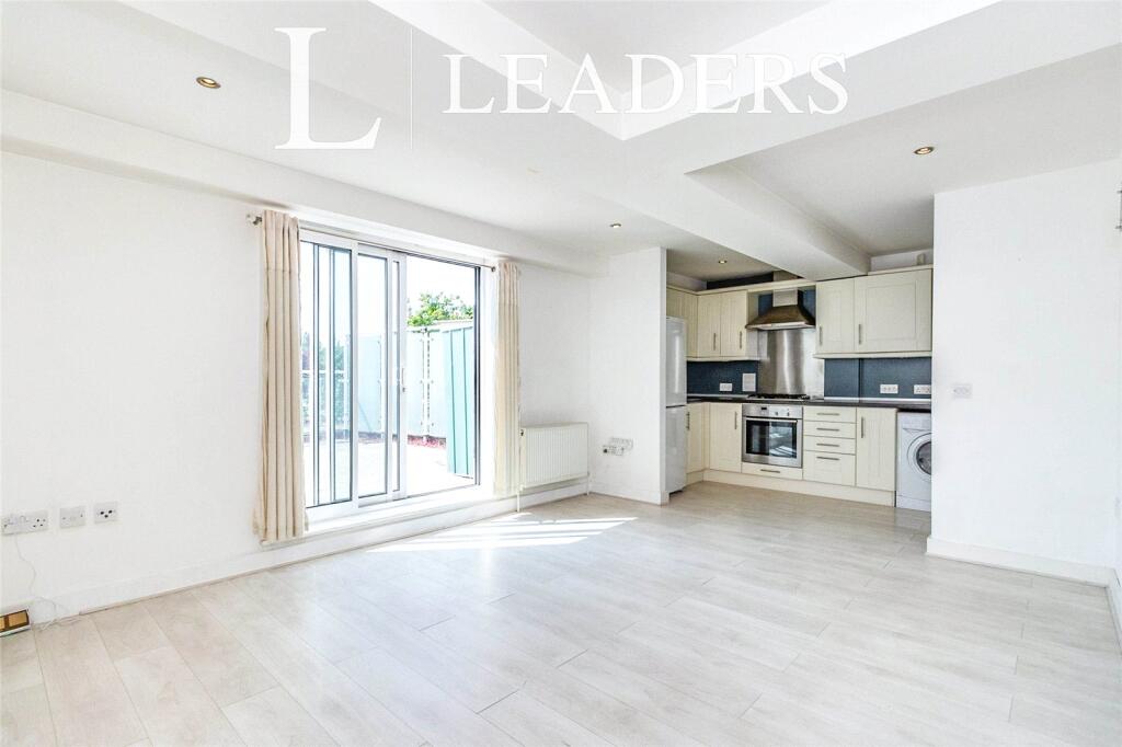 Apartment in Sutton - View 2