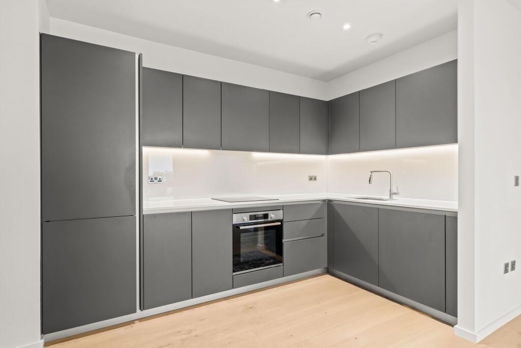 Apartment in Brighton - View 5