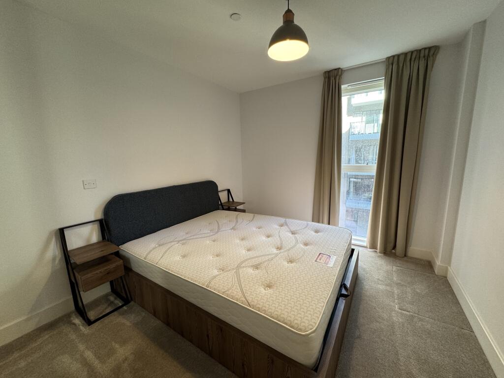 Apartment in Reading - View 4