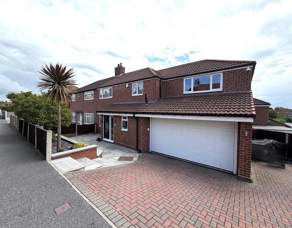 Main image of property: The Pleasance, Swillington, Leeds