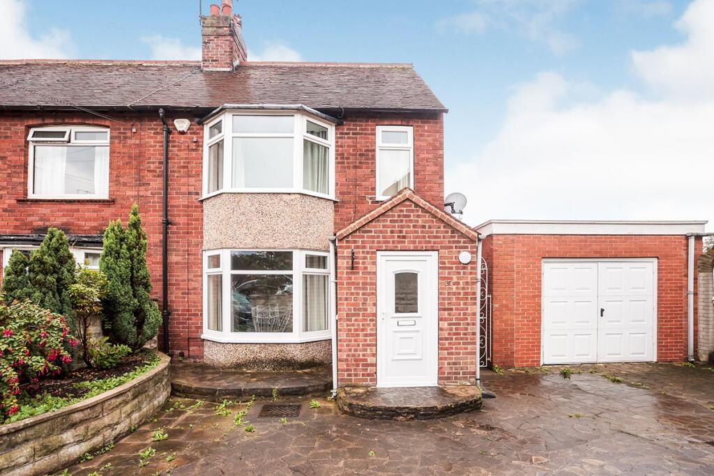 Main image of property: Oakwood Avenue, Wakefield, West Yorkshire, WF2