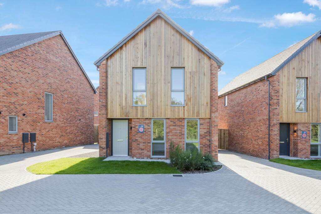 4-bed detached on Oak Avenue, Elswick, Preston, PR4 3YN, £323,995