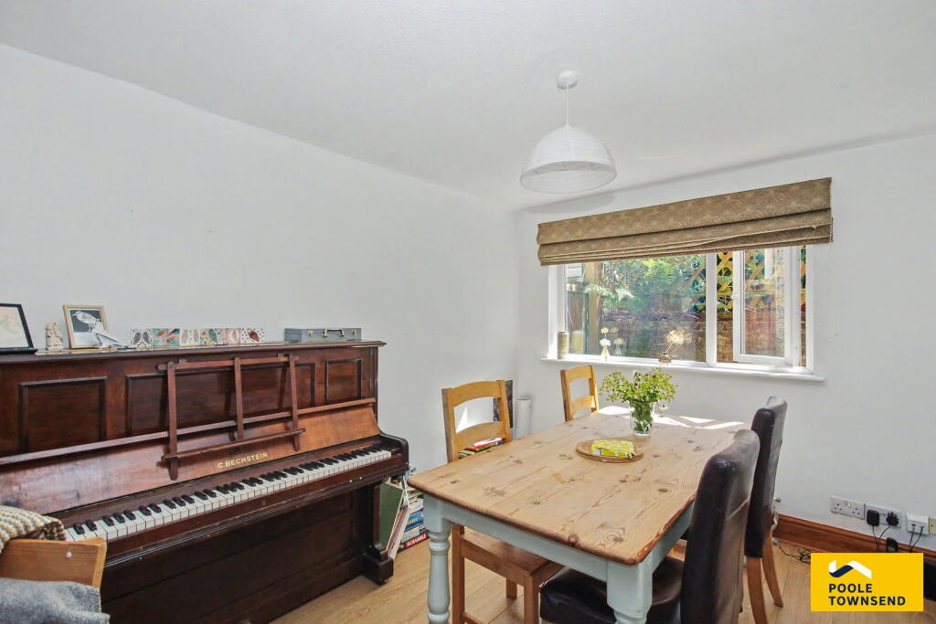 Bleaswood Road, Oxenholme, Kendal, LA9 7EZ photo 4