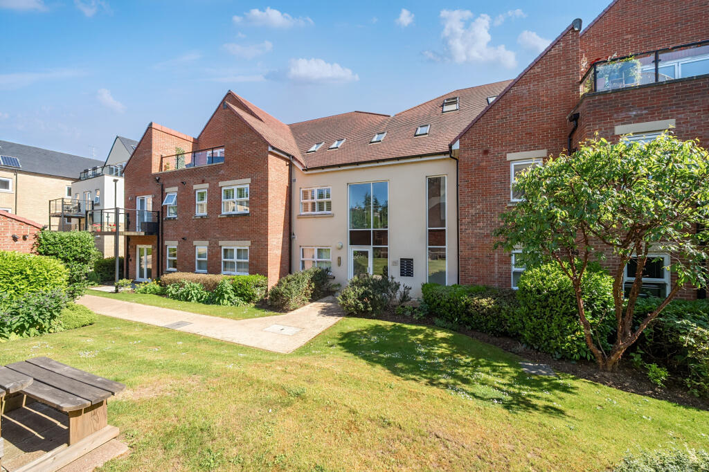 Main image of property: Victoria Close, Rickmansworth, WD3