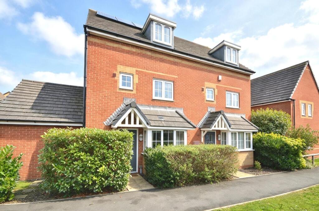 4-bed semi-detached on Goldcrest Walk, Keynsham, Bristol, £400,000