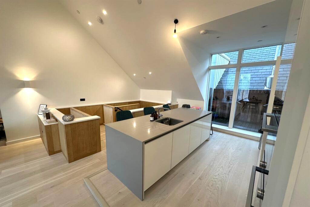 Apartment in Warrington - More